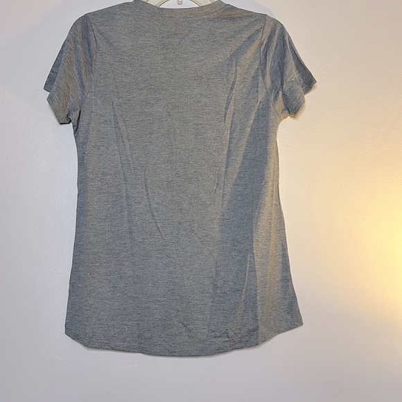 Minnie Mouse Tshirt- new with tags - $9! (Orig $12.99) - Picture 6 of 7